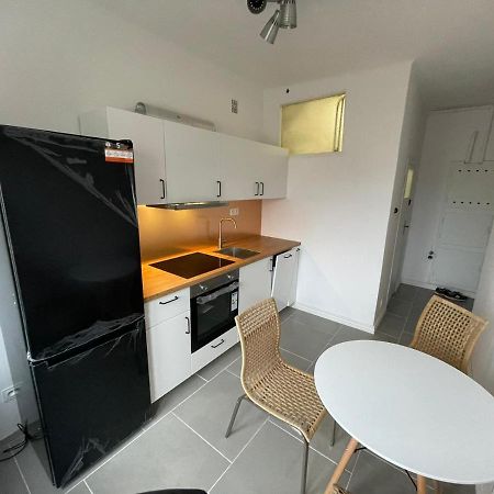 キェルツェApartament Pieszaアパートメント エクステリア 写真