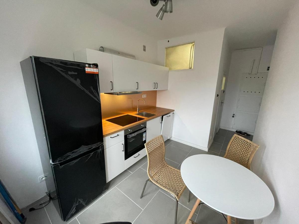 キェルツェApartament Pieszaアパートメント エクステリア 写真